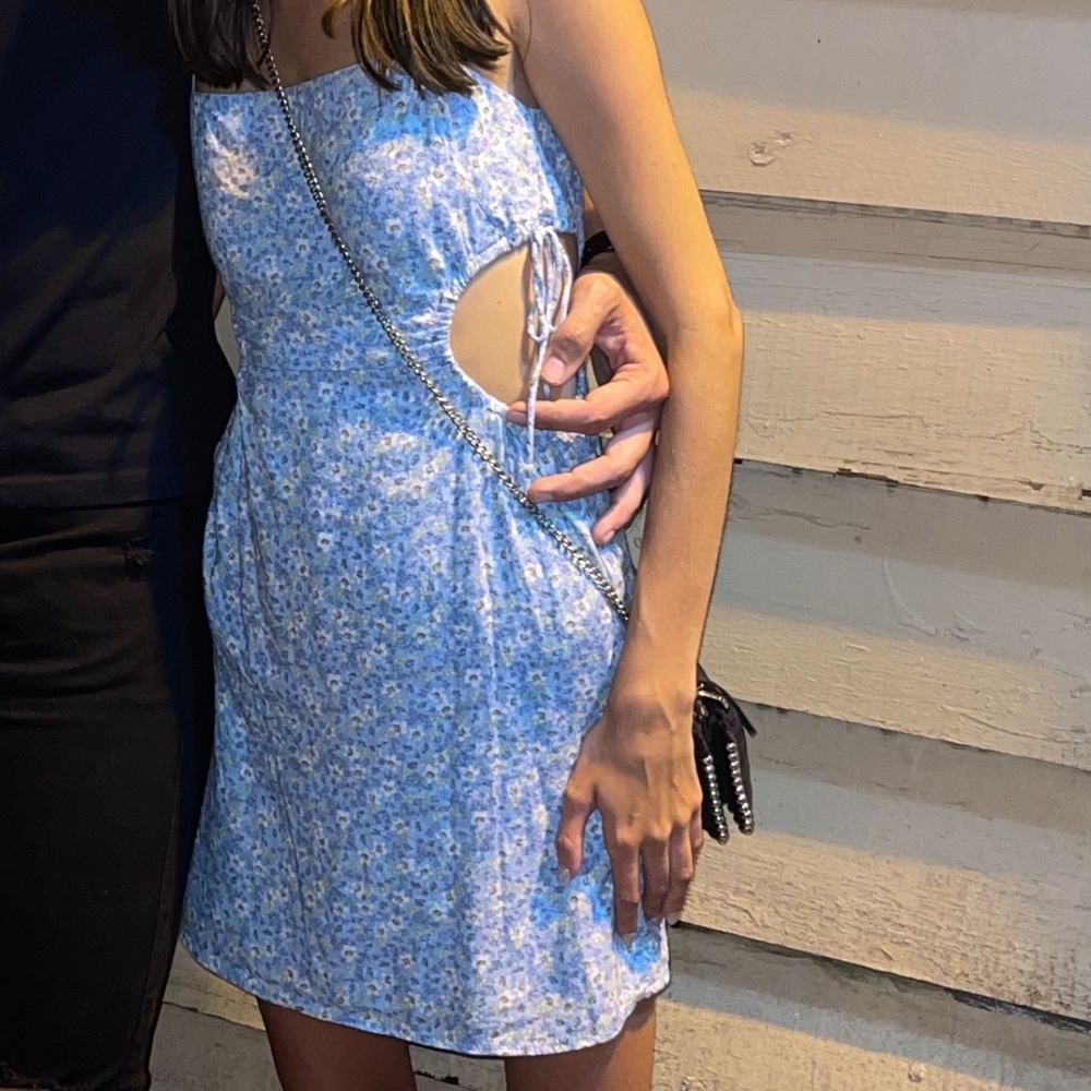 Abercrombie XS side cinched cut out blue floral mini dress